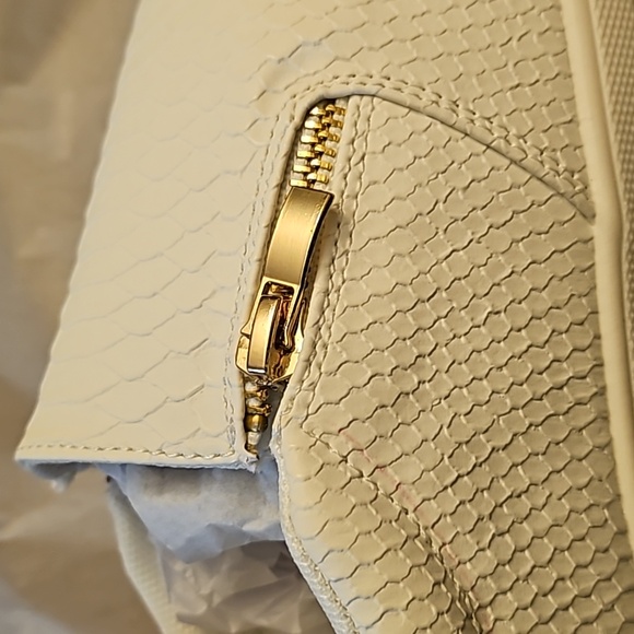 #NWT - SLIP ON SNEAKER W/ DECORATIVE ZIPPER - Picture 7 of 8